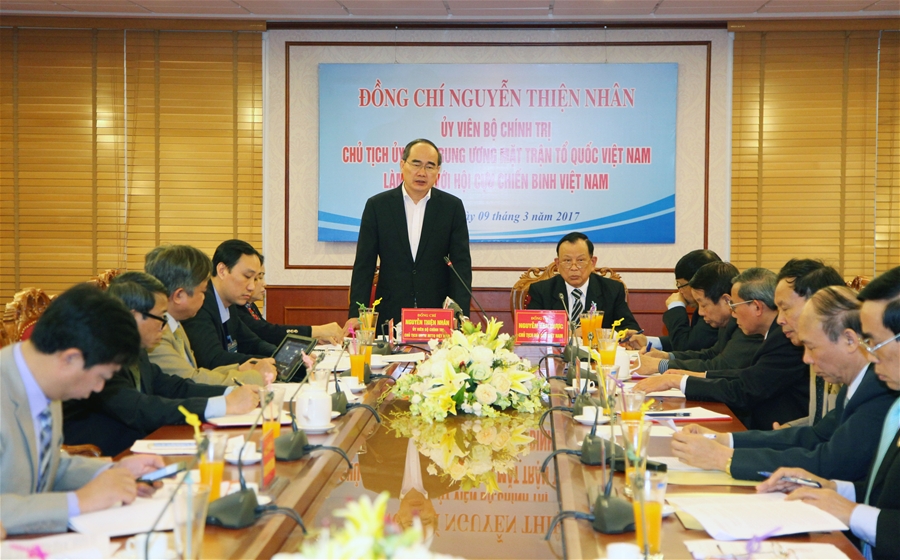 ប្រធានគណៈកម្មាធិការមជ្ឈឹមរណសិរ្សមាតុភូមិវៀតណាម លោក Nguyen Thien Nhan ជួបធ្វើការជាមួយសមាគមអតីតយុទ្ធជន